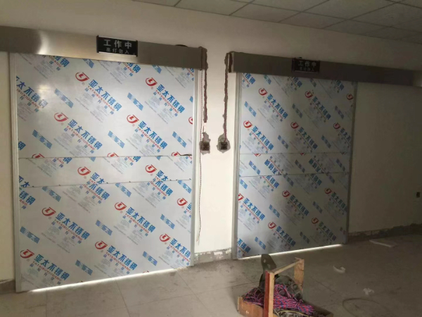 不銹鋼電動平移鉛門.jpg
